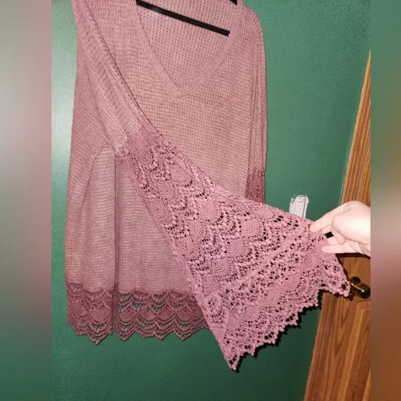 And the why L mauve waffle knit belle sleeve top - Picture 4 of 6